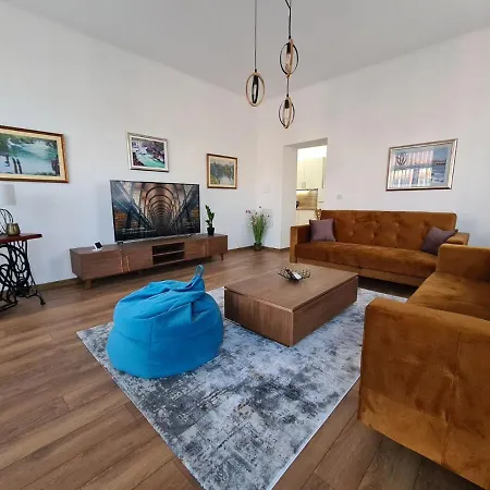 Apartman Penthouse Center *